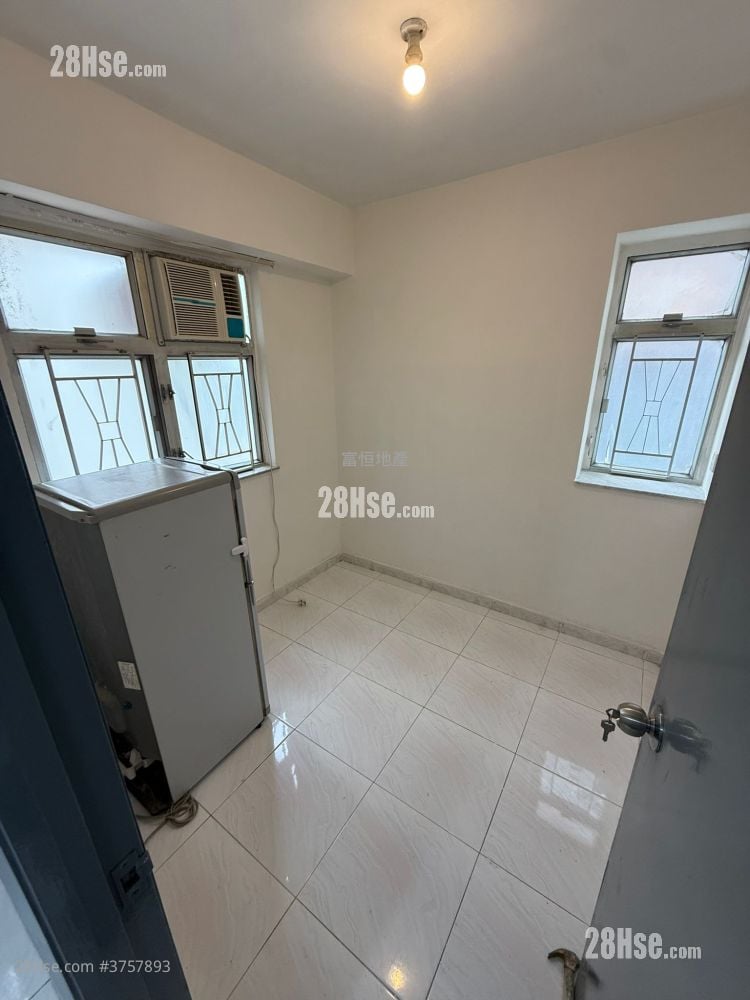 Chuen Fat Building Rental 2 Bedrooms , 1 Bathroom 287 ft²