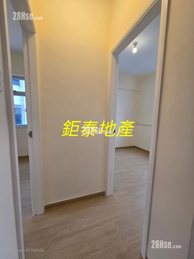 Sunfield Court Sell 3 Bedrooms , 1 Bathroom 652 ft²