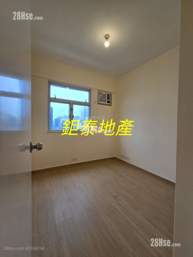 Sunfield Court Sell 3 Bedrooms , 1 Bathroom 652 ft²