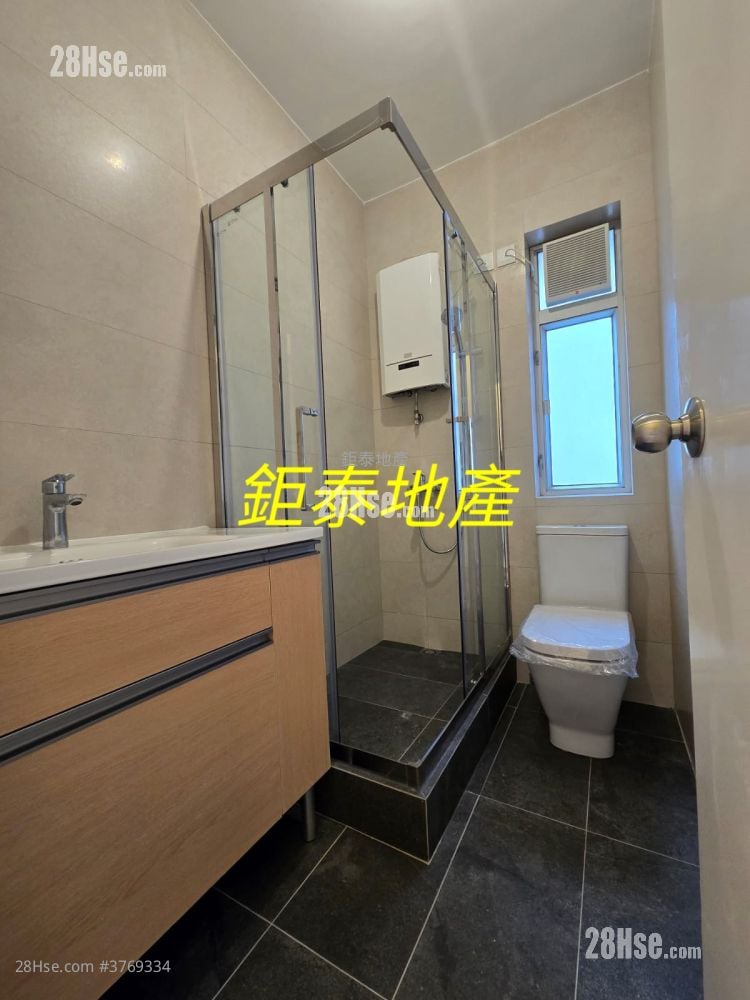 Sunfield Court Sell 3 Bedrooms , 1 Bathroom 652 ft²