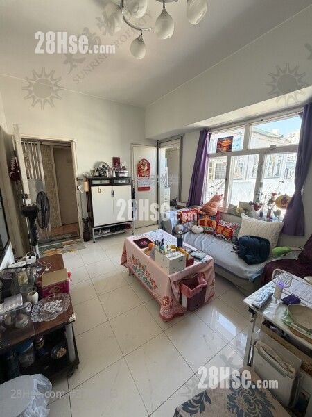 Hunghom Bay Centre Sell 2 Bedrooms 465 ft²