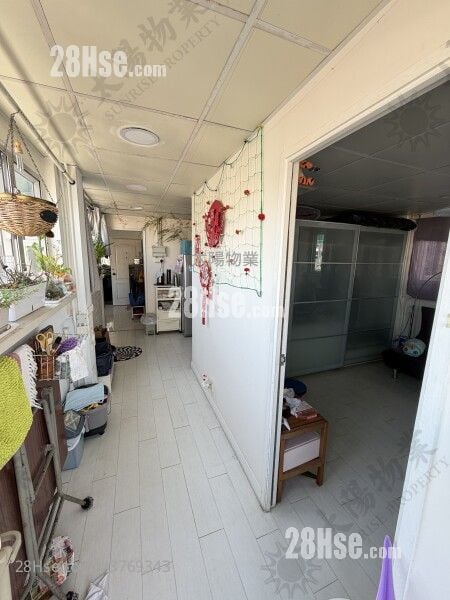 Hunghom Bay Centre Sell 2 Bedrooms 465 ft²