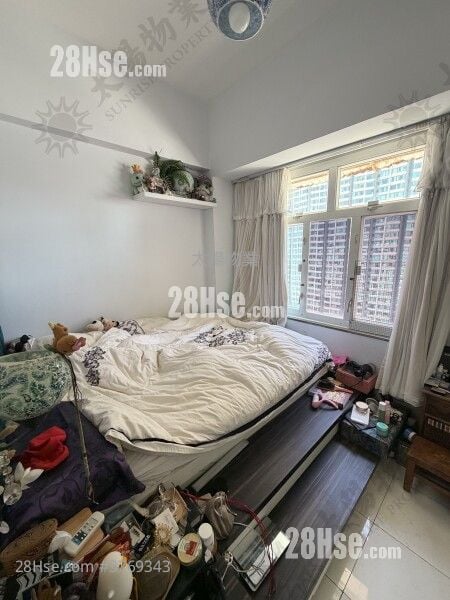 Hunghom Bay Centre Sell 2 Bedrooms 465 ft²