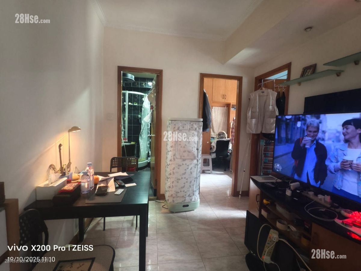 华晖大厦 售盘 2 房 , 1 浴室 322 平方尺