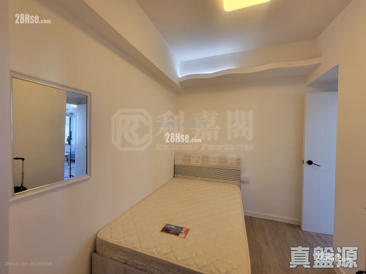 Yiu Pont House Sell 2 Bedrooms , 1 Bathroom 419 ft²