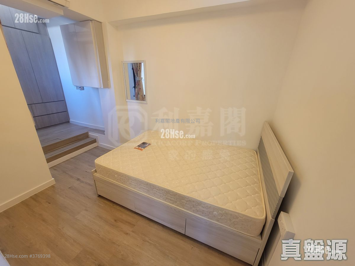 Yiu Pont House Sell 2 Bedrooms , 1 Bathroom 419 ft²