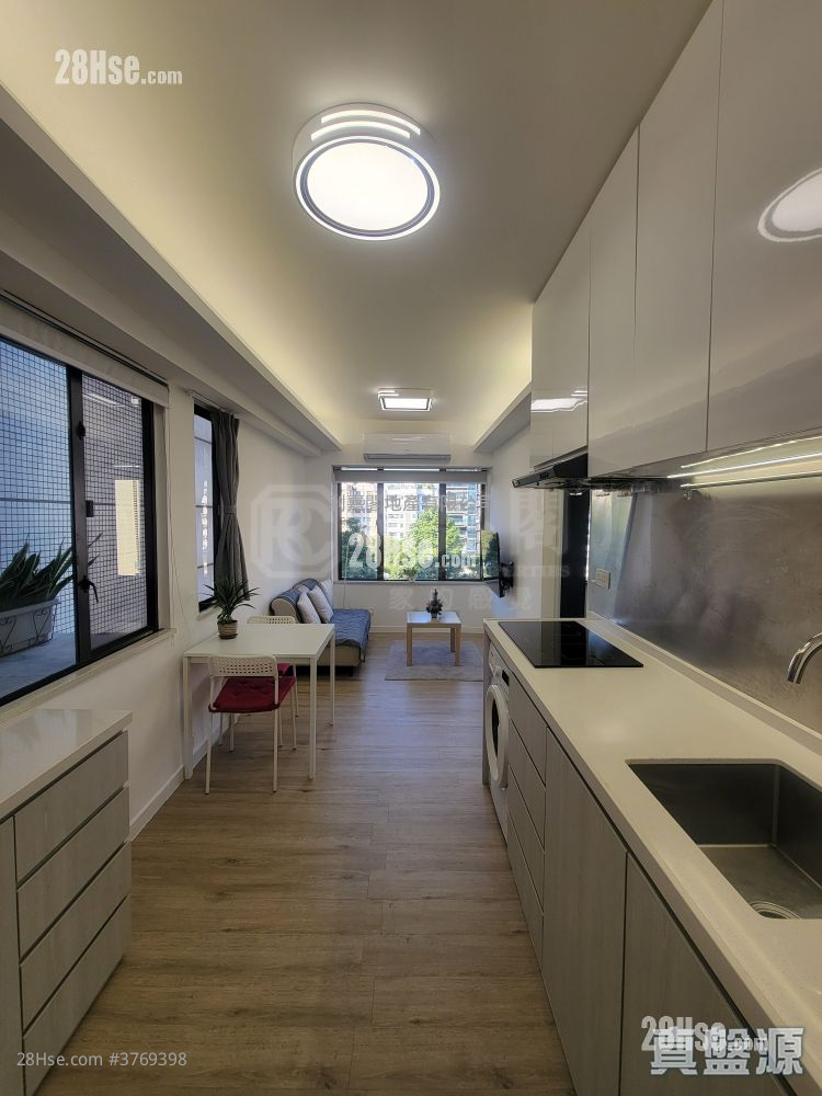 Yiu Pont House Sell 2 Bedrooms , 1 Bathroom 419 ft²