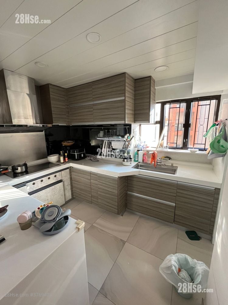 Parc Royale Sell 3 Bedrooms , 3 Bathrooms 942 ft²