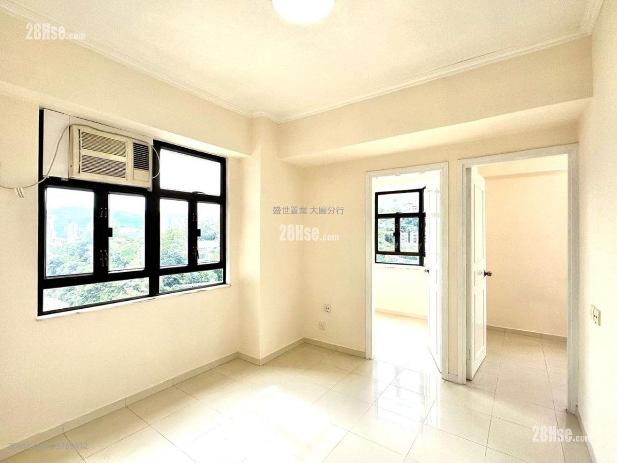 Wai Wah Centre Sell 2 Bedrooms , 1 Bathroom 358 ft²
