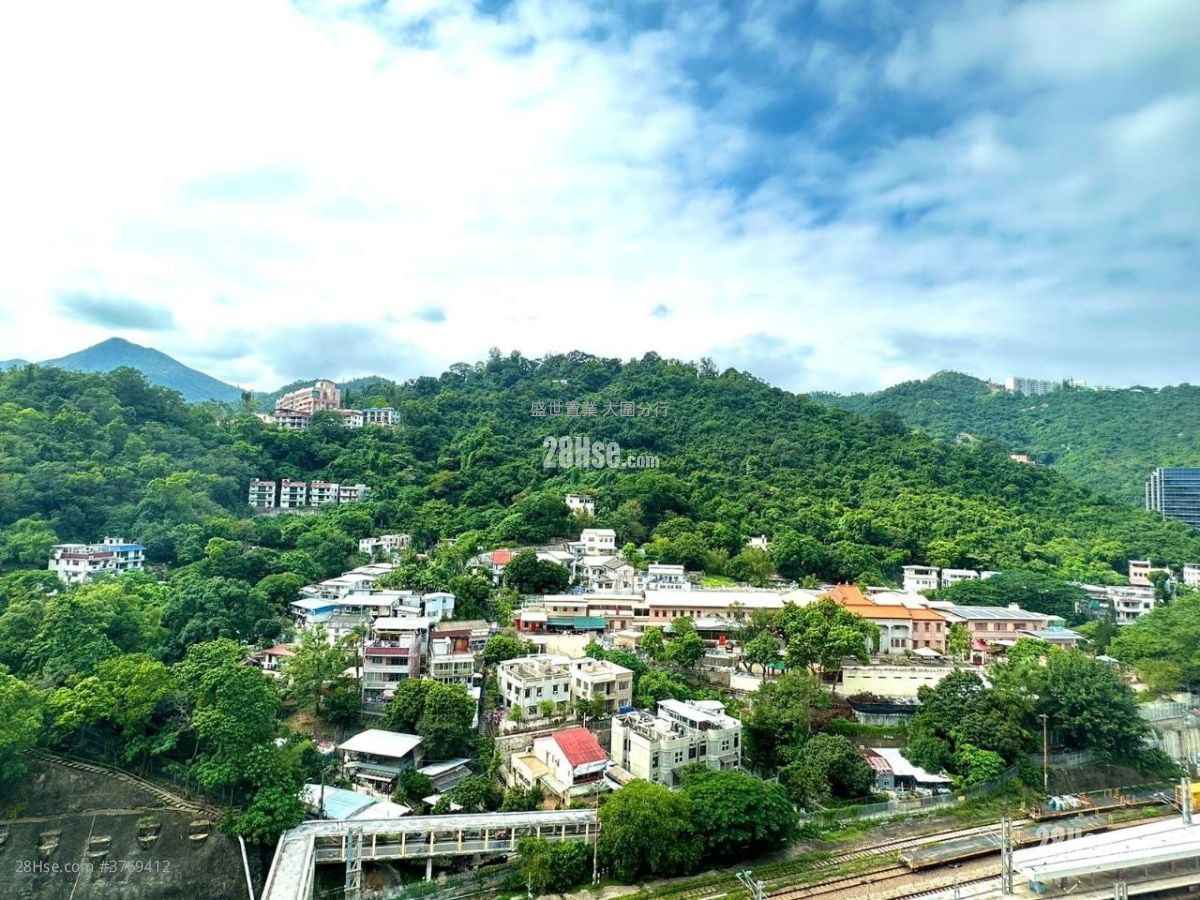 Wai Wah Centre Sell 2 Bedrooms , 1 Bathroom 358 ft²