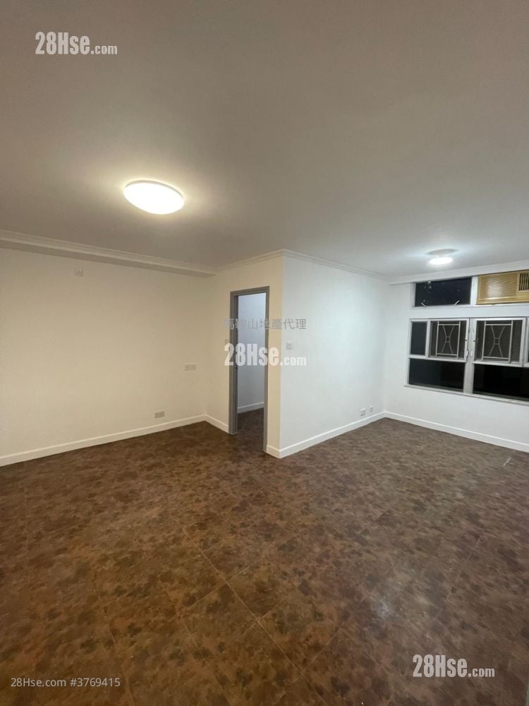 Kam Ying Court Sell 3 Bedrooms , 1 Bathroom 645 ft²