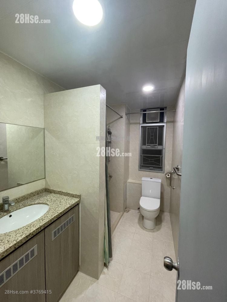 Kam Ying Court Sell 3 Bedrooms , 1 Bathroom 645 ft²