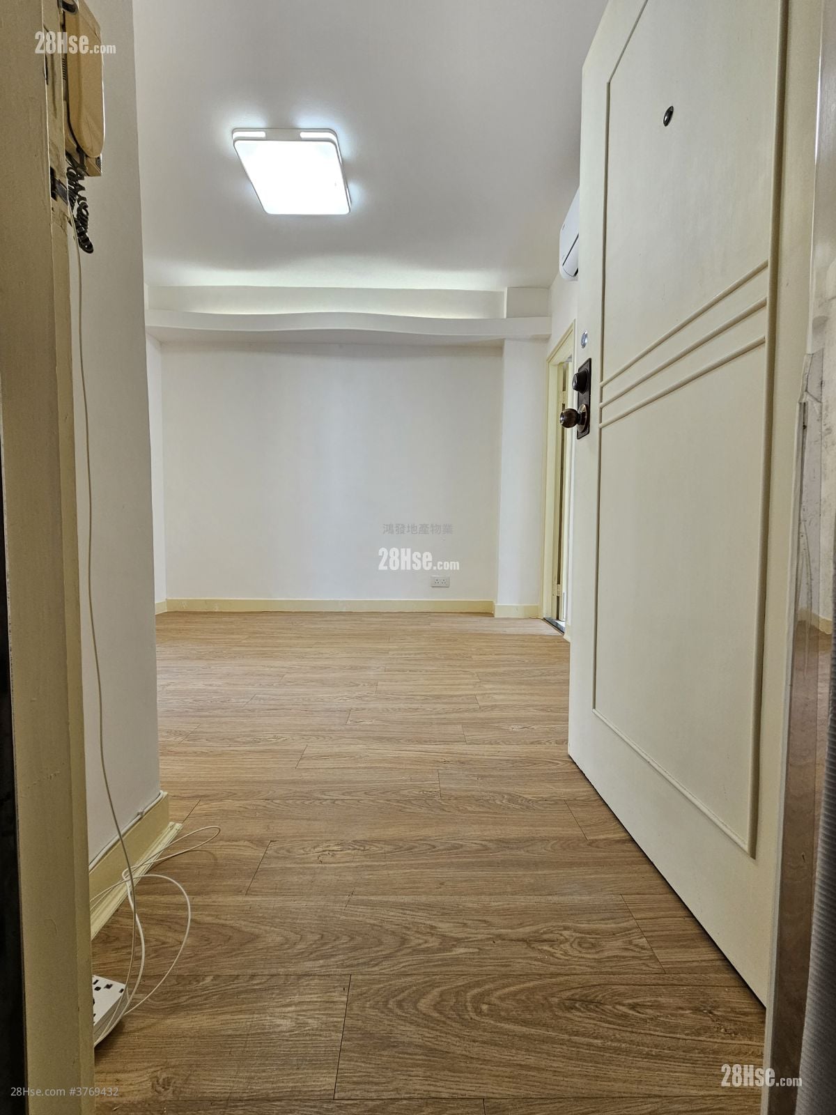 Berwick Court Sell 2 Bedrooms , 1 Bathroom 332 ft²