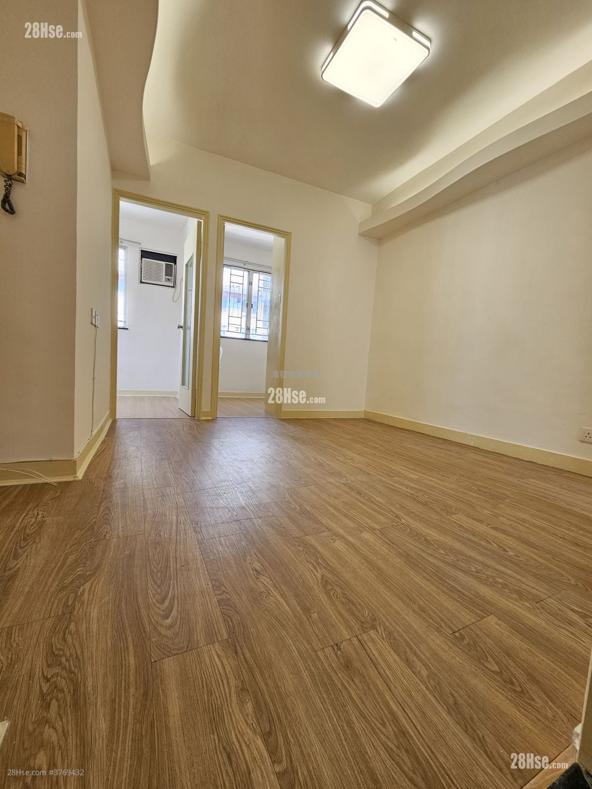 Berwick Court Sell 2 Bedrooms , 1 Bathroom 332 ft²