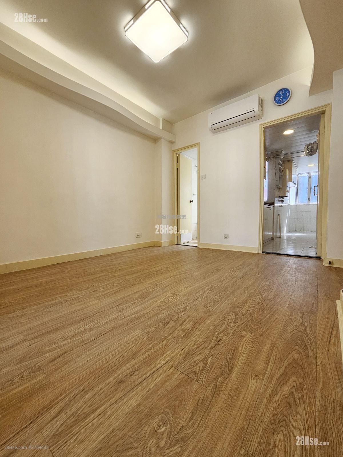 Berwick Court Sell 2 Bedrooms , 1 Bathroom 332 ft²