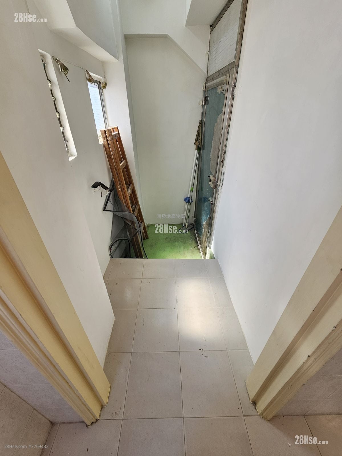 Berwick Court Sell 2 Bedrooms , 1 Bathroom 332 ft²