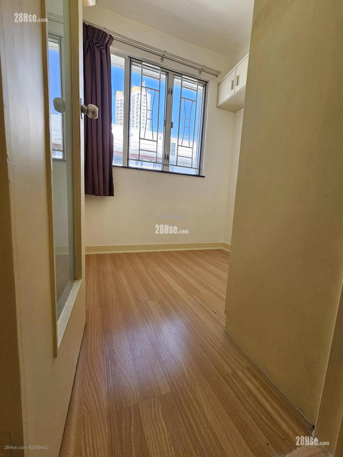 Berwick Court Sell 2 Bedrooms , 1 Bathroom 332 ft²
