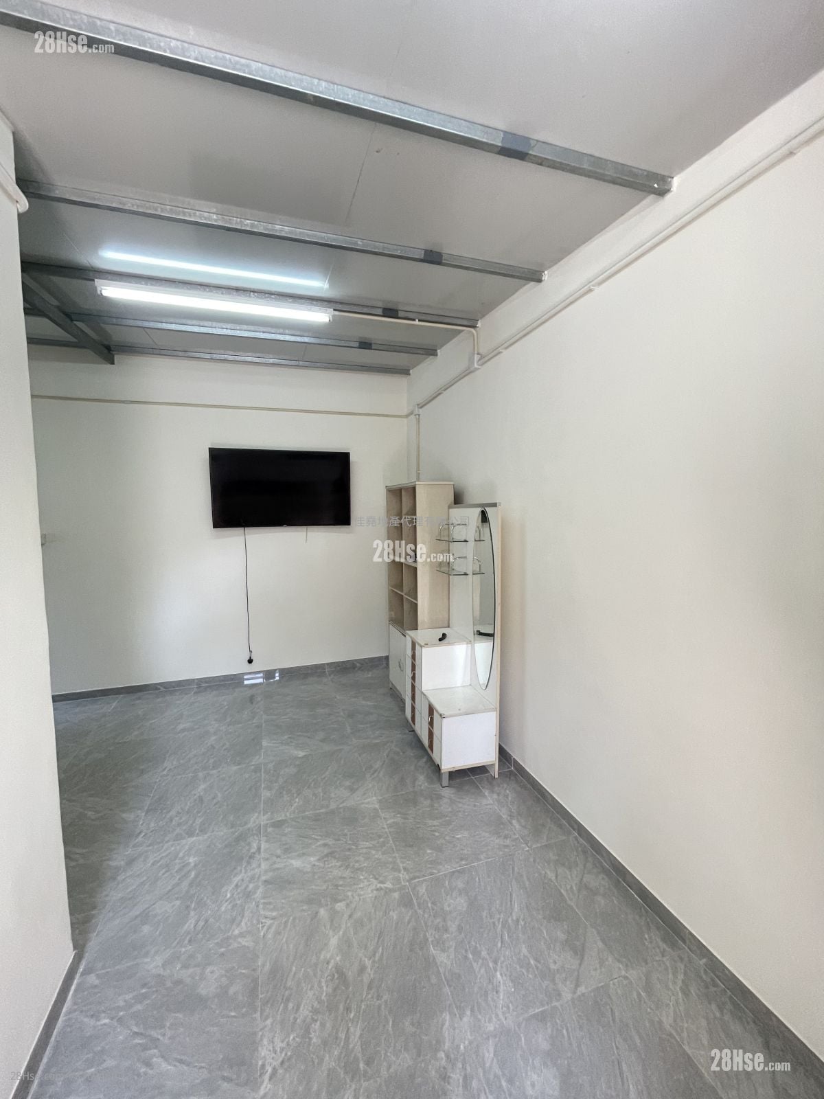 上水 租盘 1 房 , 1 浴室 400 平方尺