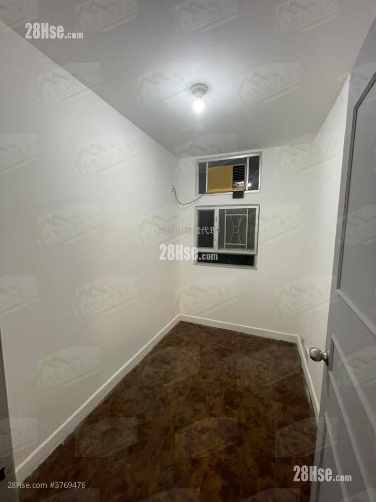 Kam Ying Court Sell 3 Bedrooms , 1 Bathroom 645 ft²