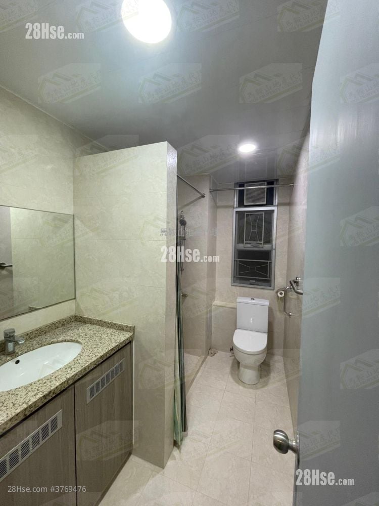 Kam Ying Court Sell 3 Bedrooms , 1 Bathroom 645 ft²