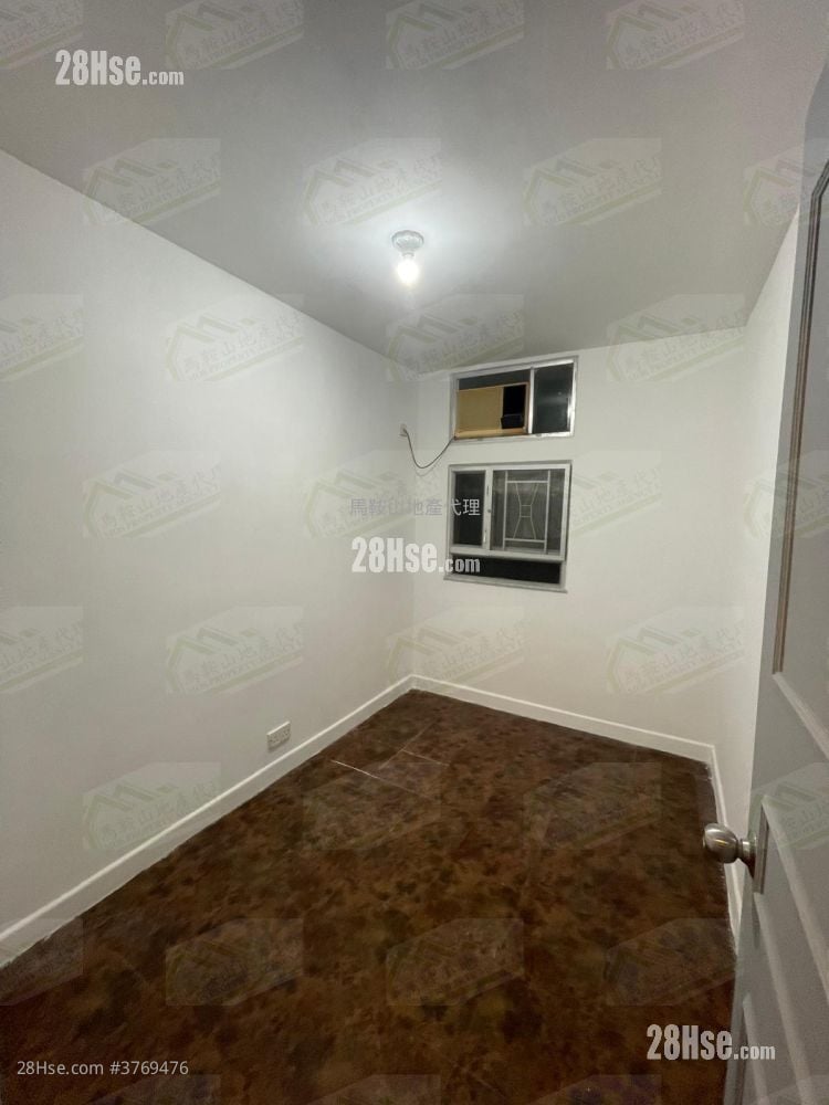 Kam Ying Court Sell 3 Bedrooms , 1 Bathroom 645 ft²