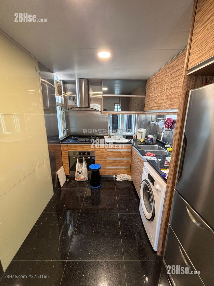 嘉景楼 售盘 3 房 , 1 浴室 664 平方尺