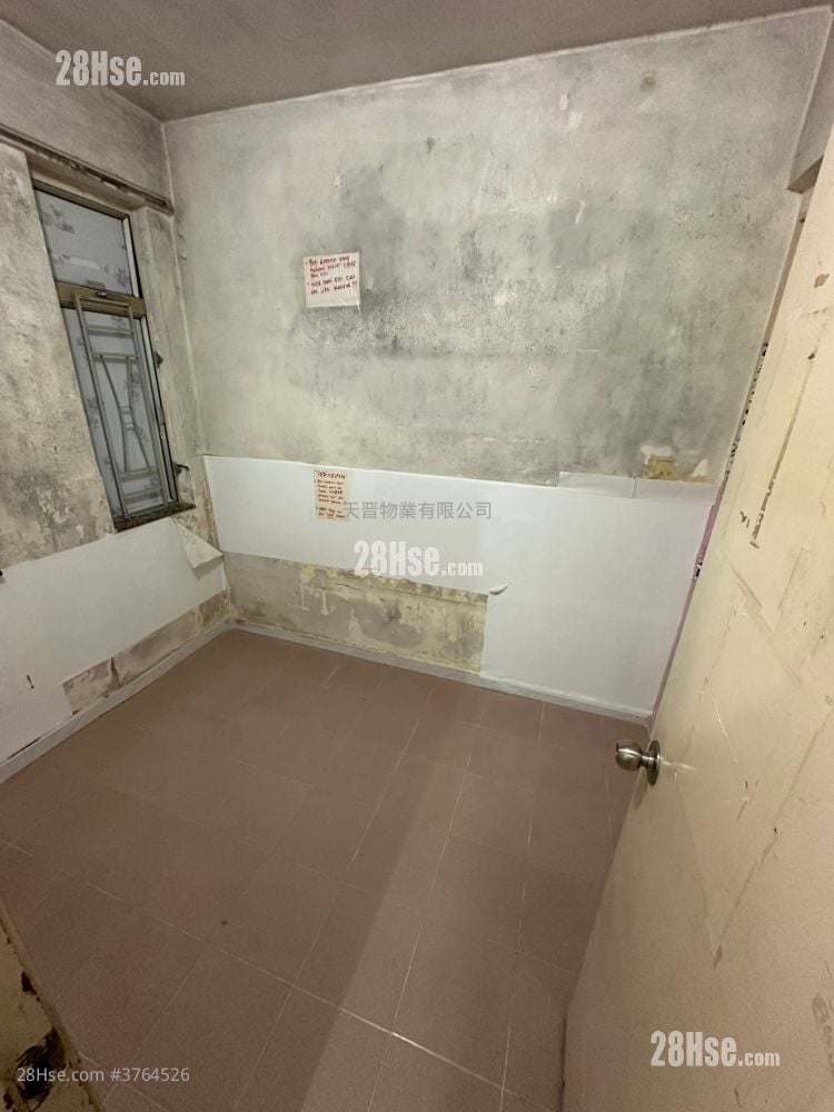 Lux Theatre Building Sell 3 Bedrooms , 2 Bathrooms 445 ft²