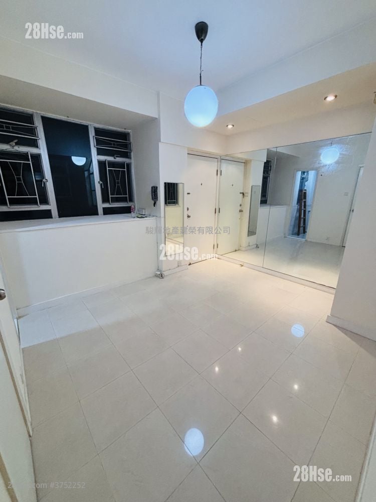 順輝大廈 售盤 1 房 , 1 浴室 275 平方呎