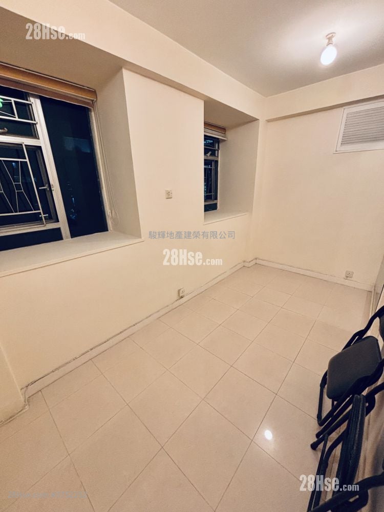 順輝大廈 售盤 1 房 , 1 浴室 275 平方呎