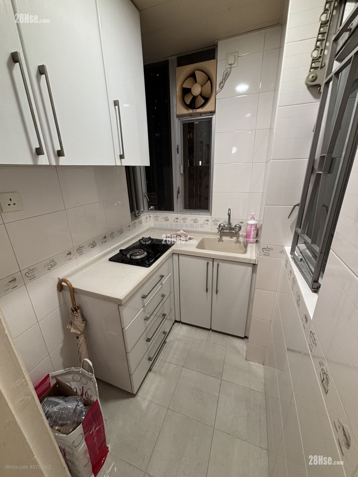 順輝大廈 售盤 1 房 , 1 浴室 275 平方呎