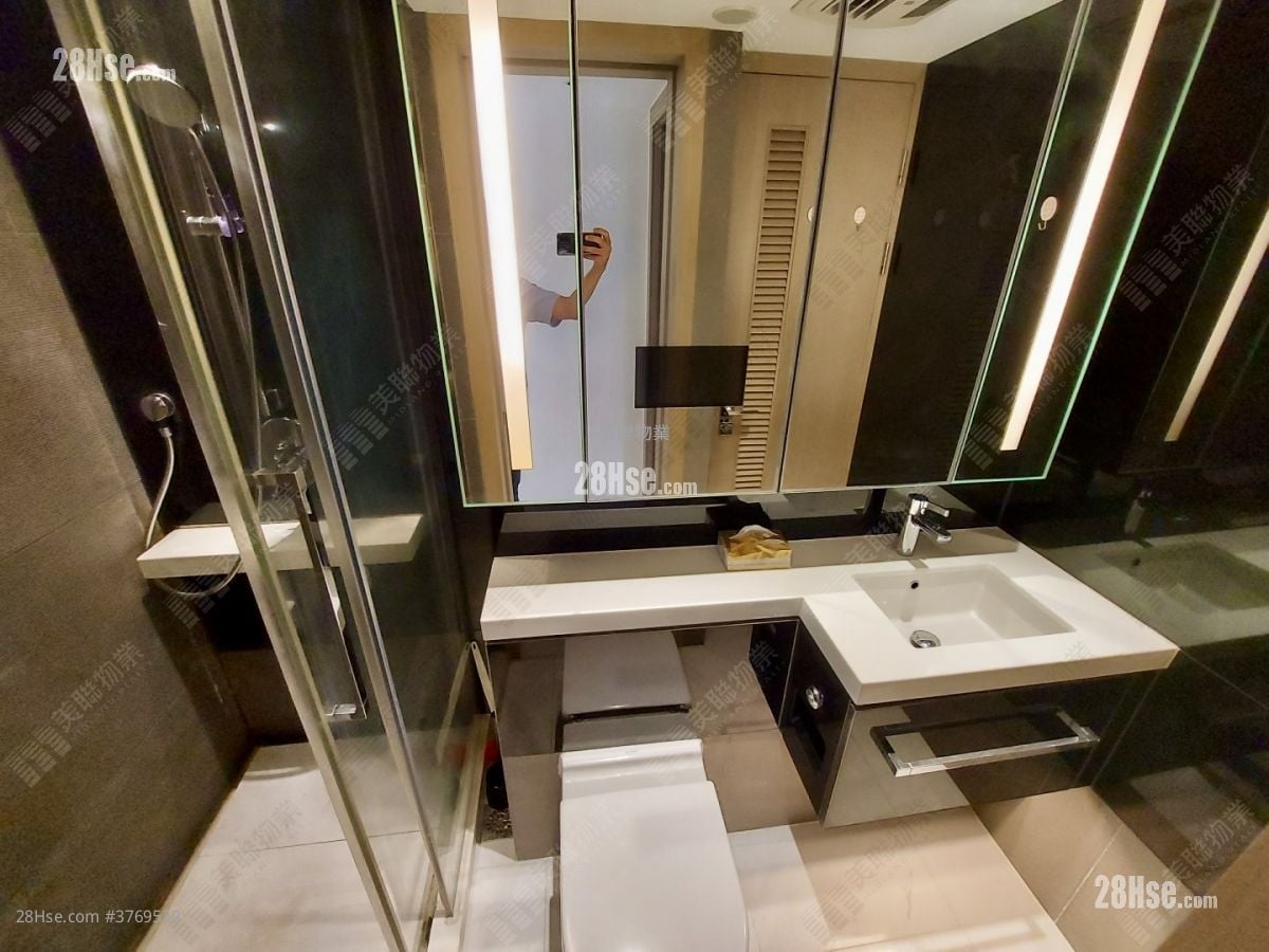 High West Sell 1 Bedroom , 1 Bathroom 396 ft²