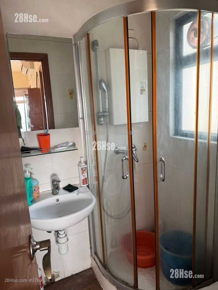 Yau On Court Sell 2 Bedrooms , 1 Bathroom 318 ft²