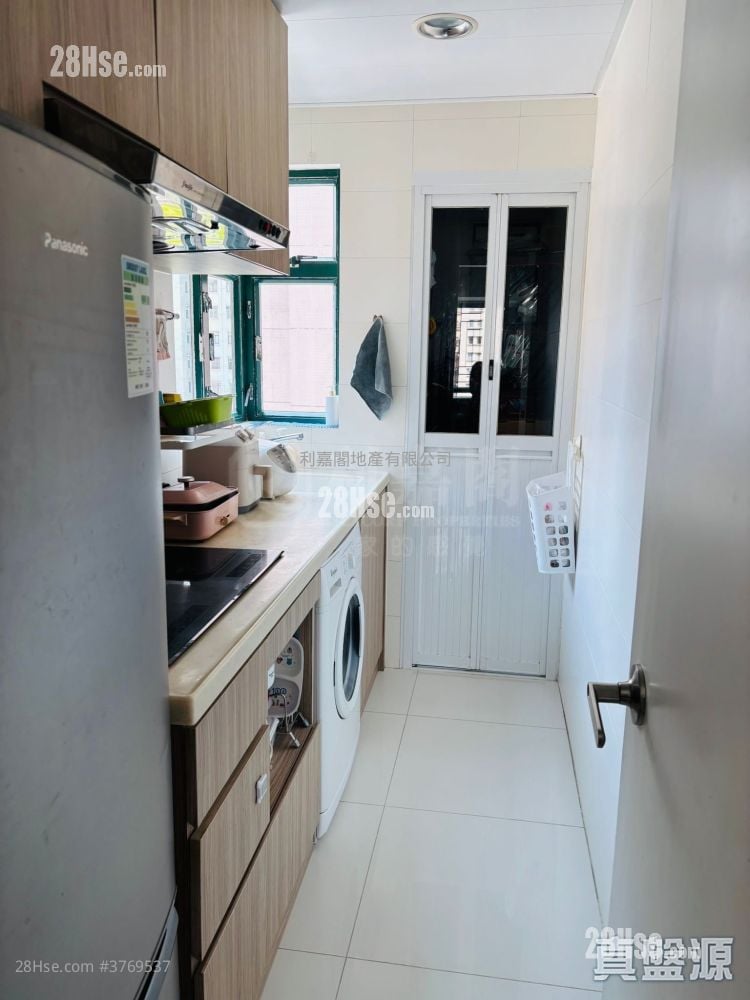 Fortune Court Sell 1 Bedroom , 1 Bathroom 389 ft²