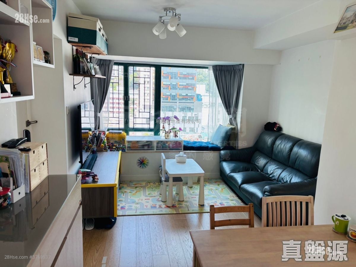 Fortune Court Sell 1 Bedroom , 1 Bathroom 389 ft²