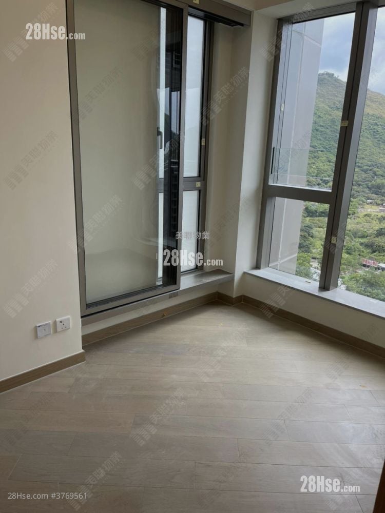 master room: Grand Mayfair  Sell 1 Bedroom , 1 Bathroom 354 ft²