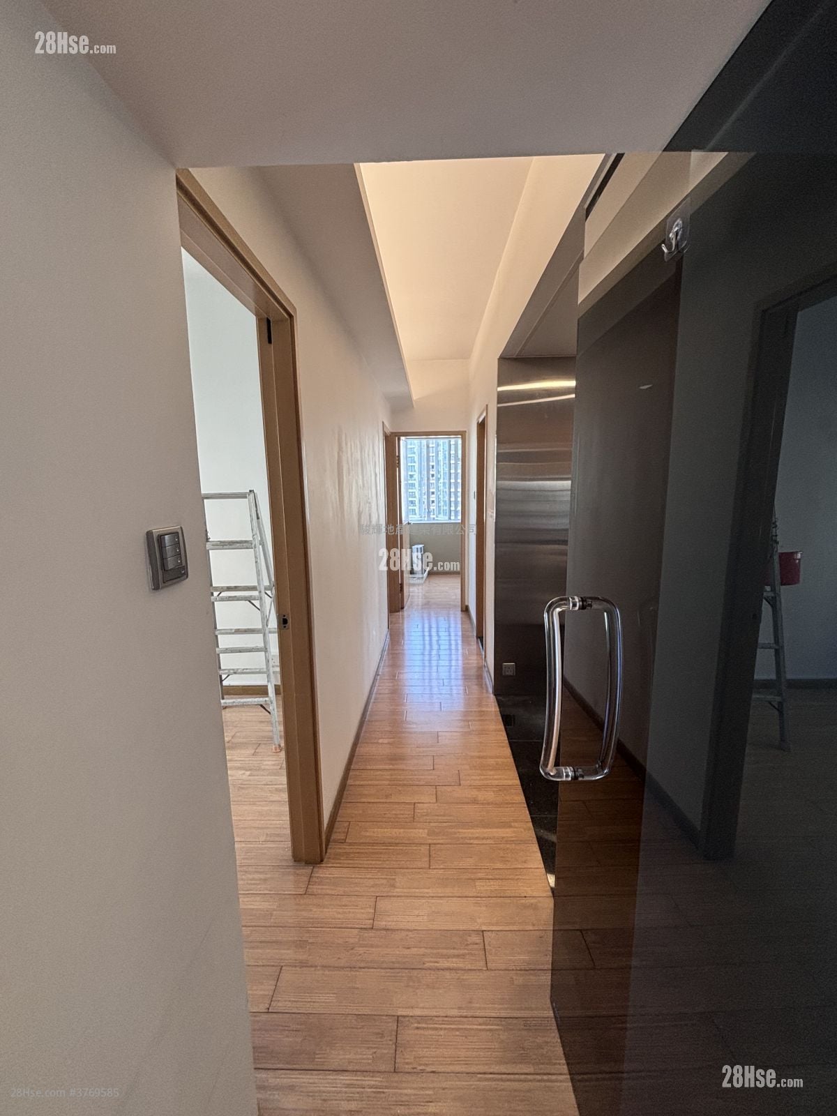 嘉景楼 售盘 3 房 , 1 浴室 664 平方尺