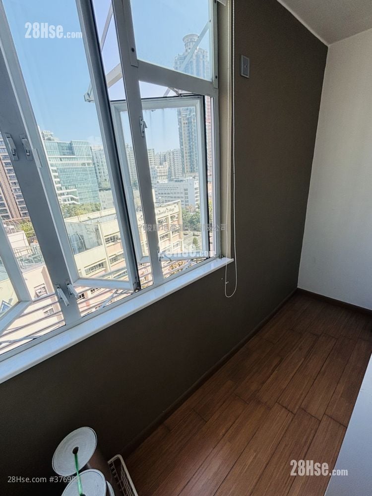 嘉景楼 售盘 3 房 , 1 浴室 664 平方尺