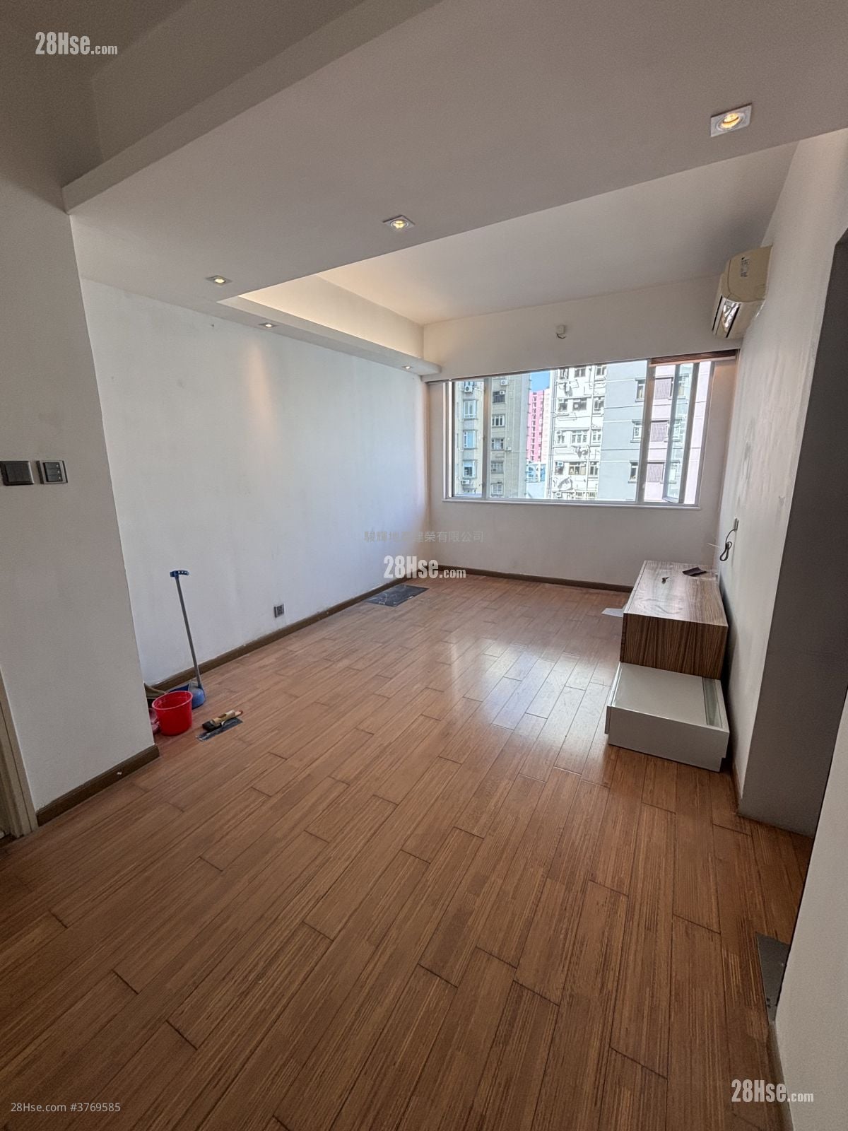 嘉景楼 售盘 3 房 , 1 浴室 664 平方尺