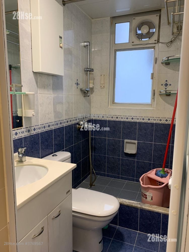 Eastman Court Sell 1 Bedroom , 1 Bathroom 309 ft²