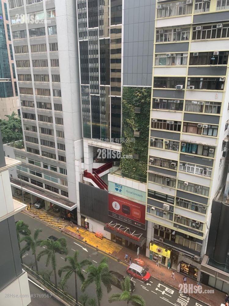 Eastman Court Sell 1 Bedroom , 1 Bathroom 309 ft²