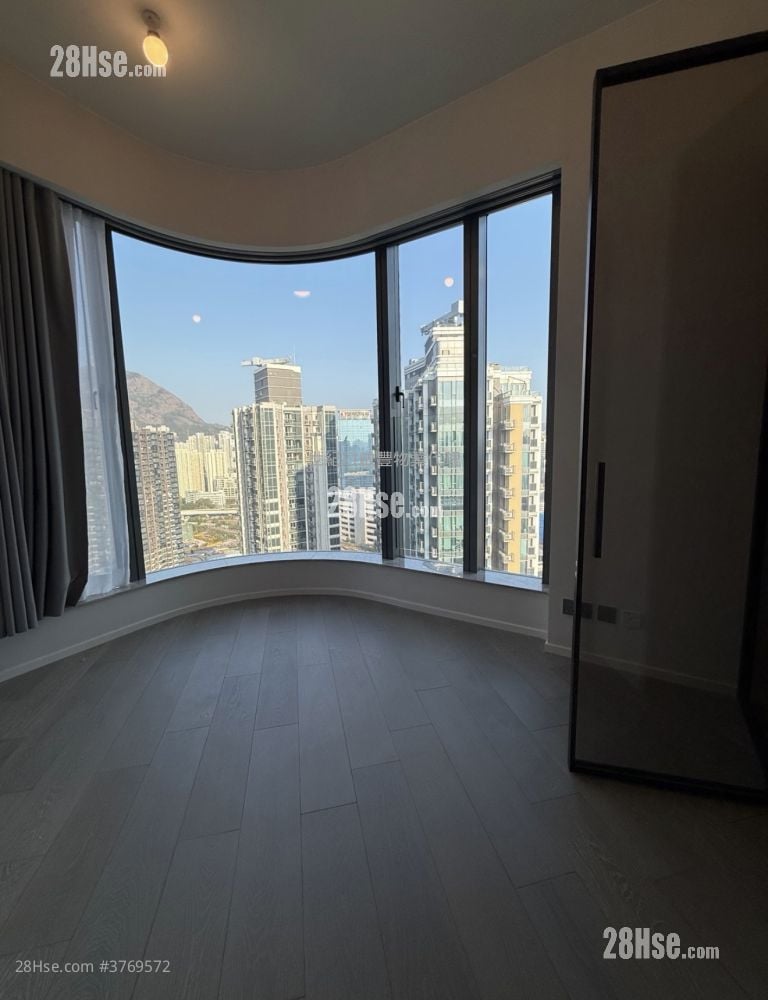 Henley Park Sell 2 Bedrooms , 1 Bathroom 476 ft²