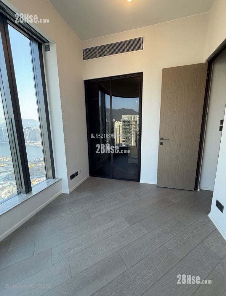 Henley Park Sell 2 Bedrooms , 1 Bathroom 476 ft²