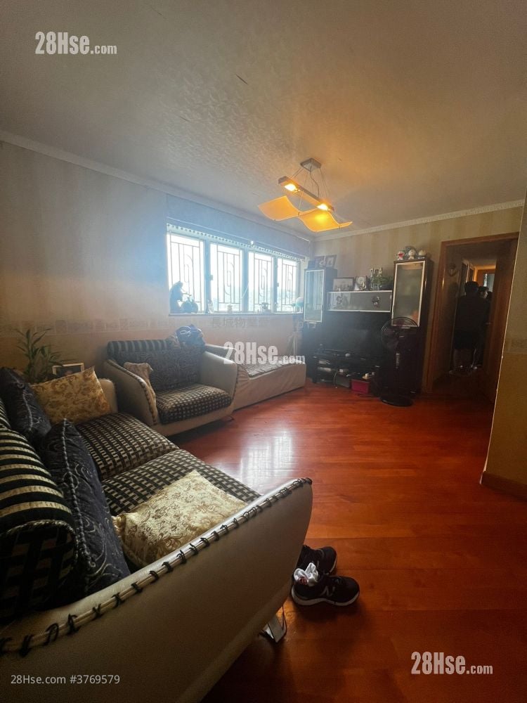 Aldrich Garden Sell 592 ft²