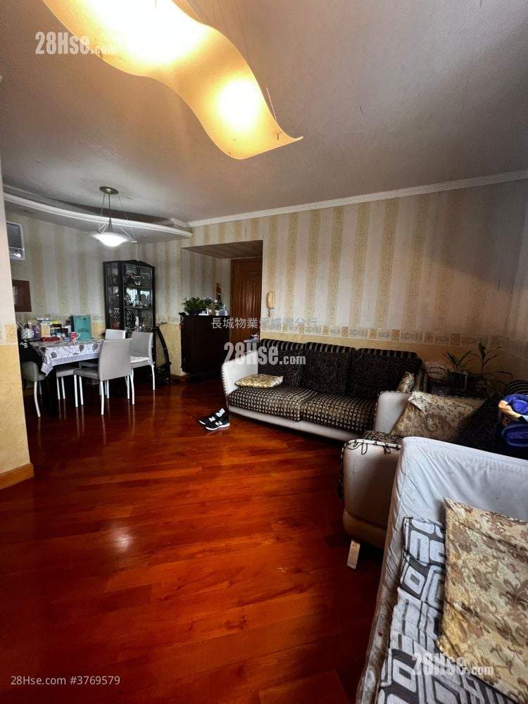 Aldrich Garden Sell 592 ft²