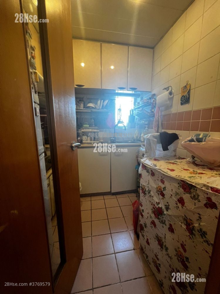 Aldrich Garden Sell 592 ft²