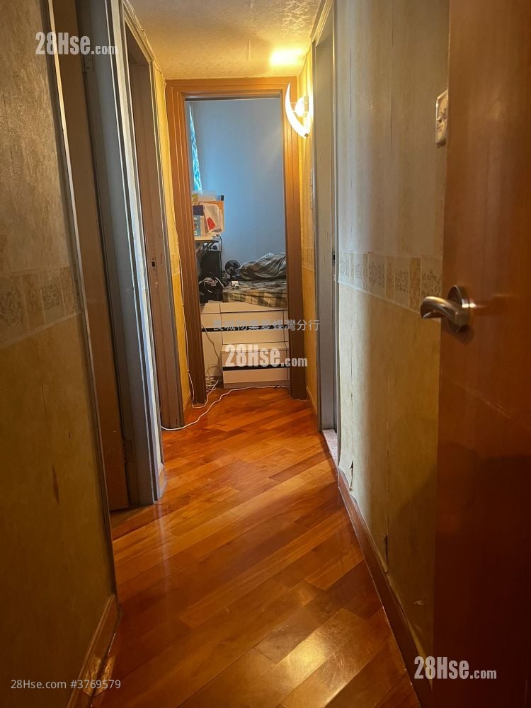 Aldrich Garden Sell 592 ft²