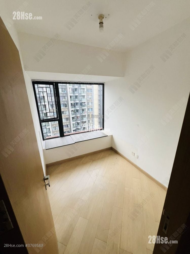 bedroom 1: Park Signature Sell 2 Bedrooms , 1 Bathroom 669 ft²