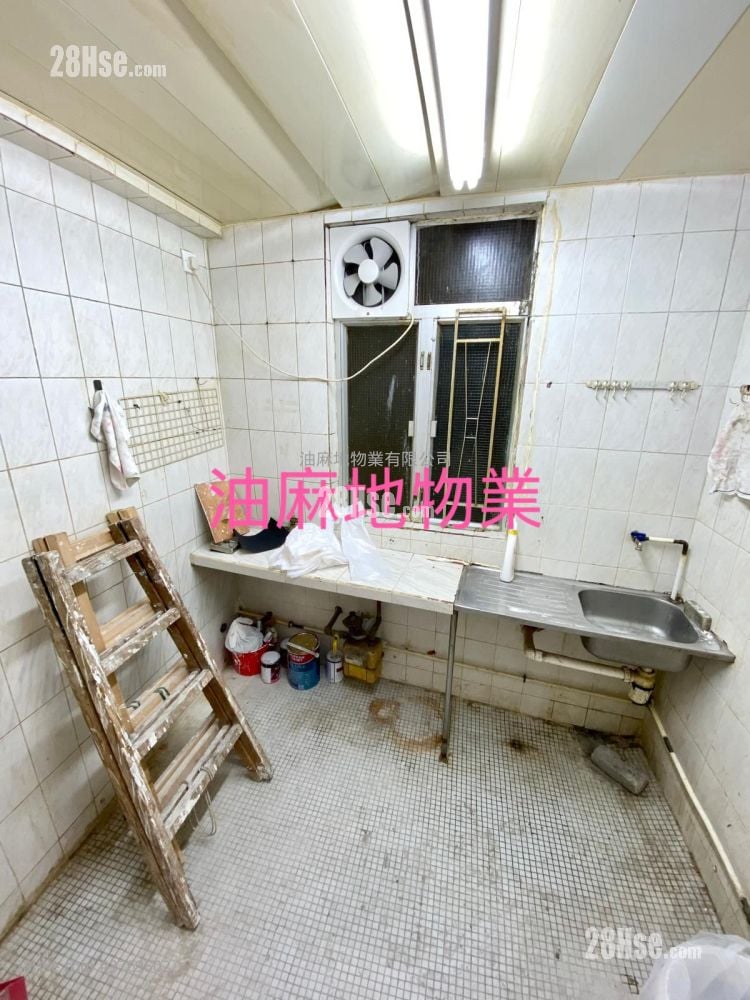 Kwong Yuen Building Sell 2 Bedrooms , 1 Bathroom 393 ft²