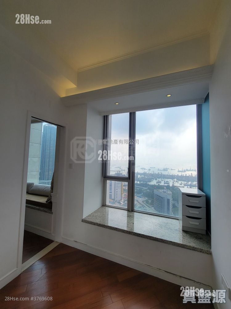 The Coronation Sell 3 Bedrooms , 2 Bathrooms 954 ft²