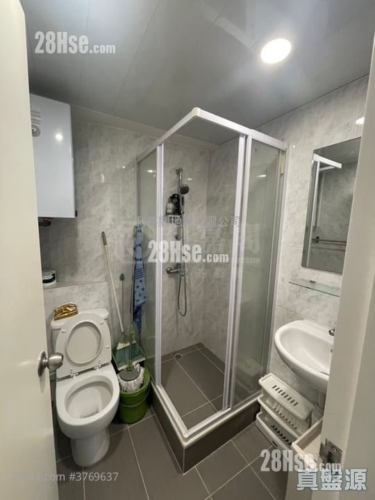 New Knutsford House Sell 2 Bedrooms , 1 Bathroom 447 ft²